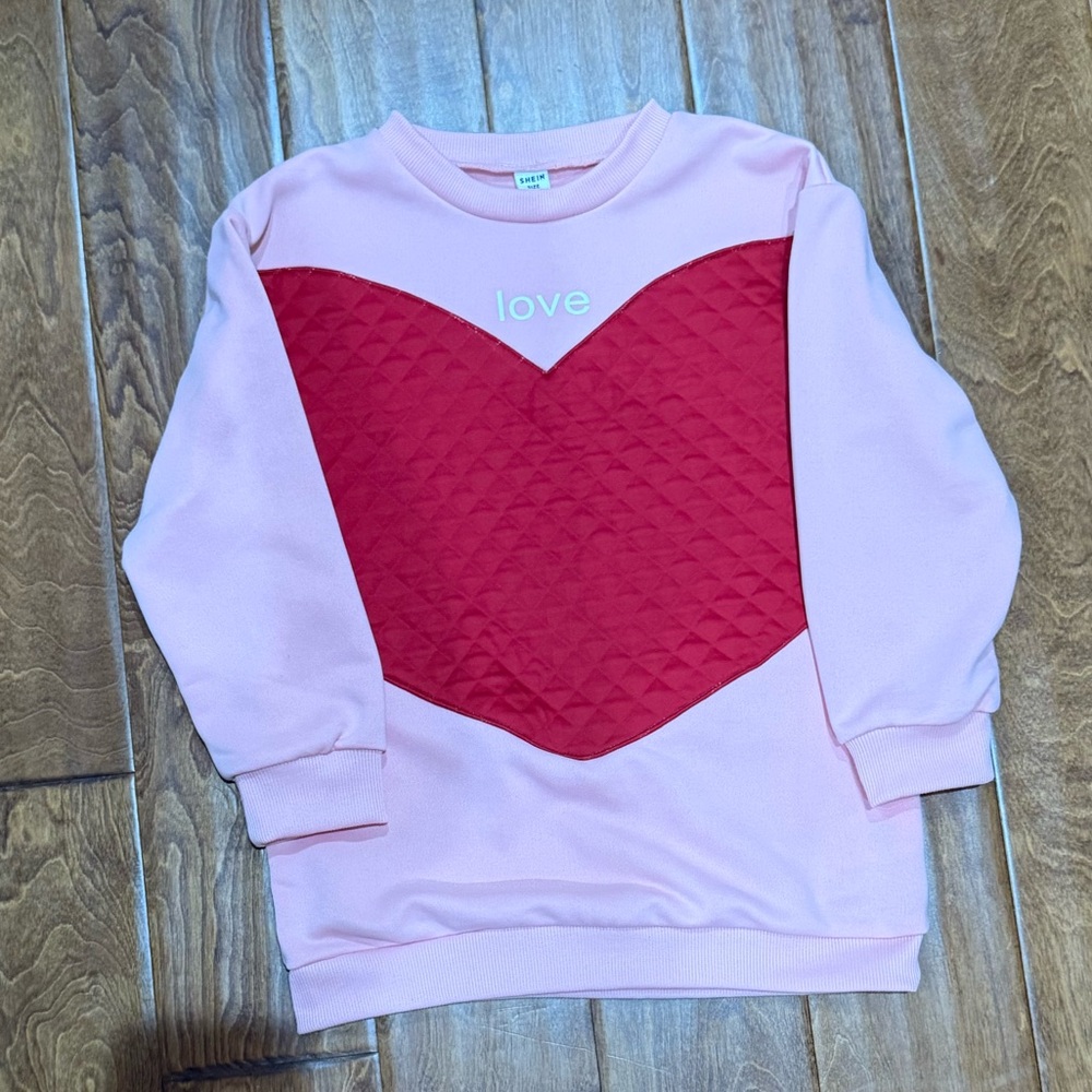 Size 7 SHEIN Love Heart Sweater - Picture 4 of 4